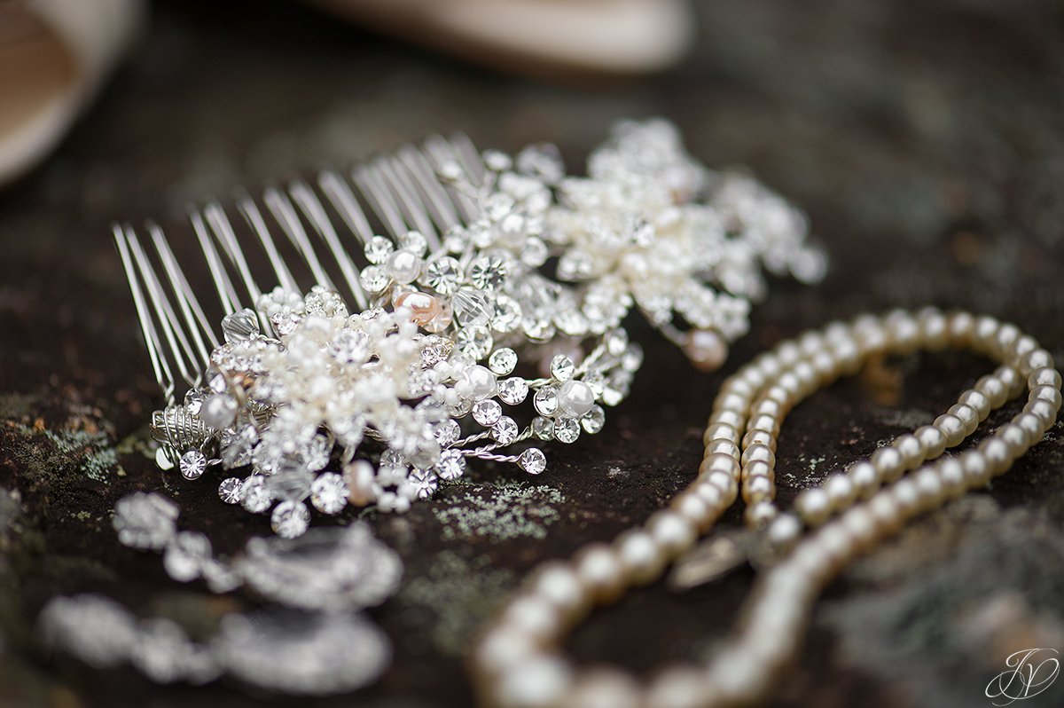 photo of bride's vintage wedding details