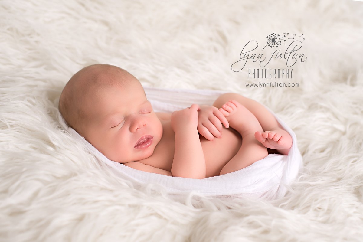 Welcome to the world, Madelyn! Kitchener Newborn Session