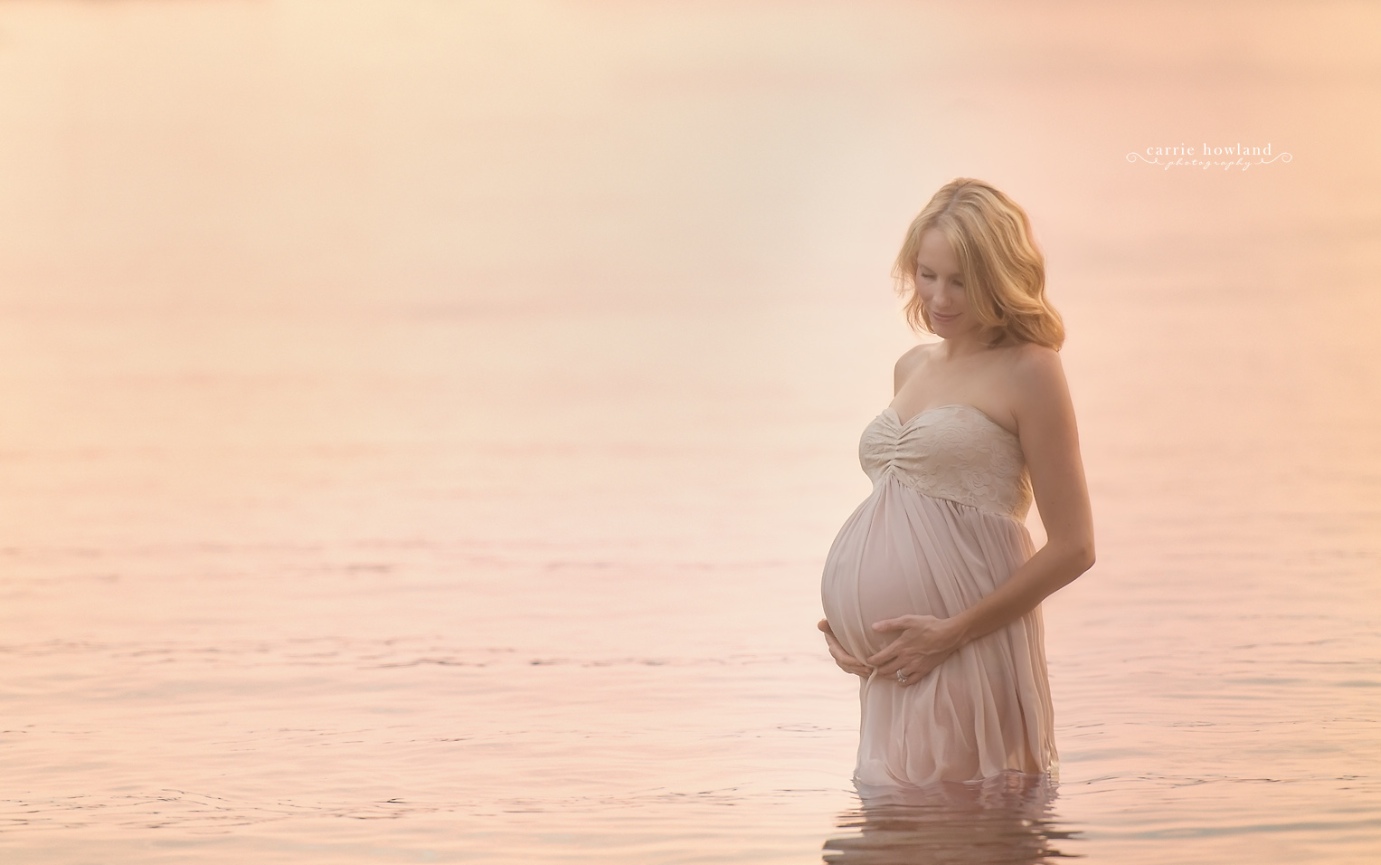 maternity photo taken in lake norman