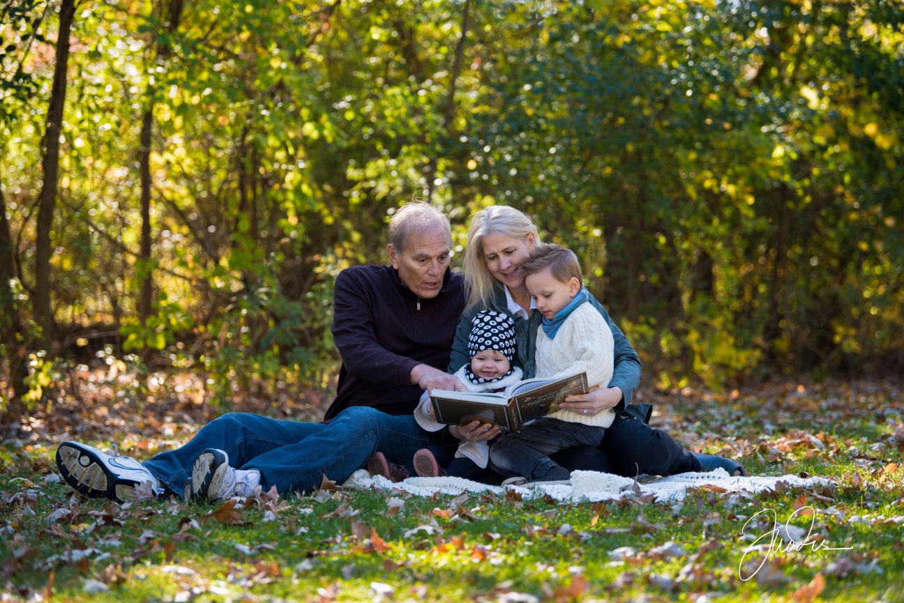 Cake Smash Sessions in Niles and Chicago – Celebrate Your Baby’s First Birthday in Style
