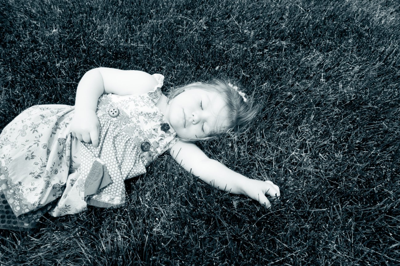 Peterson Children Portraits in Wisconsin - girls in the garden