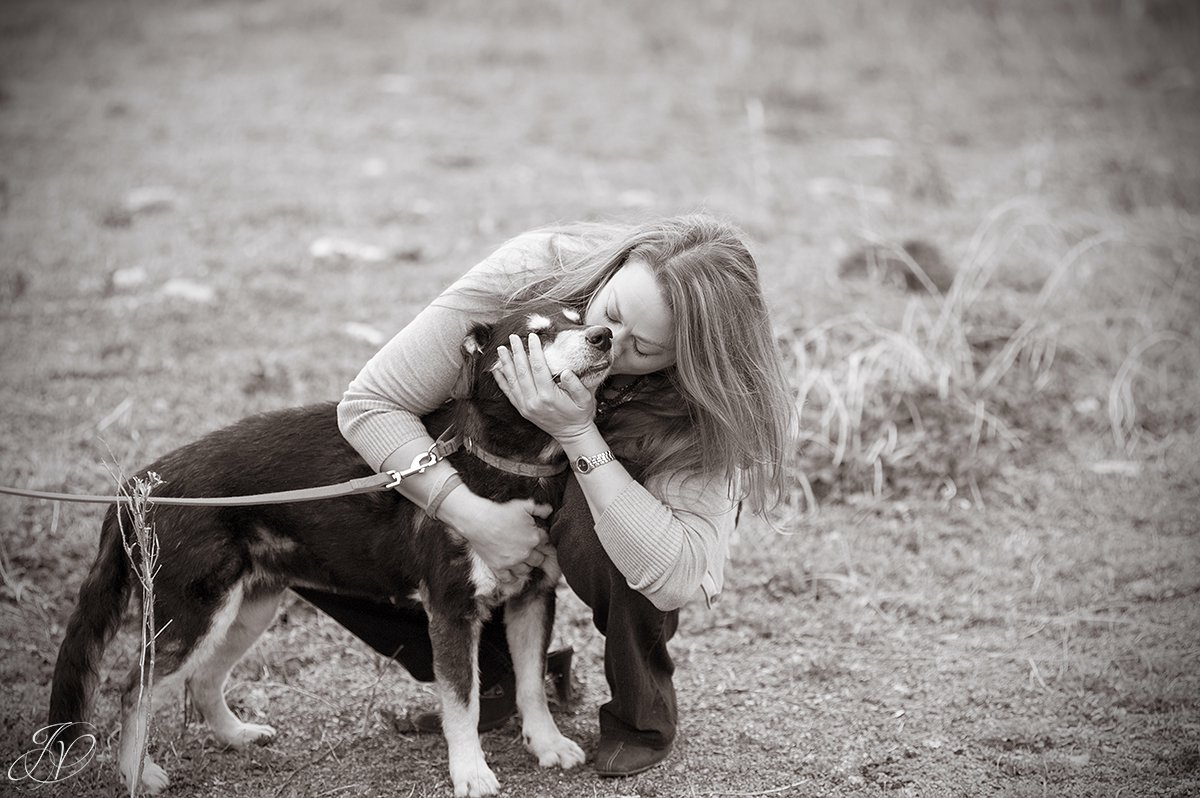 shelter dog says goodbye to rescuer