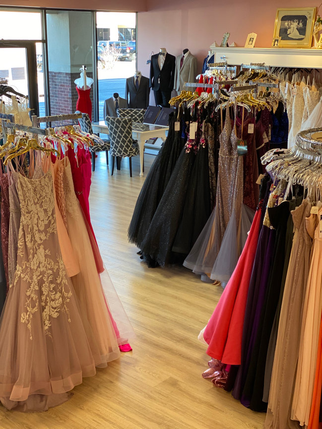 Suit Up in Style: Essential Tips for Choosing the Perfect Tuxedo Rental