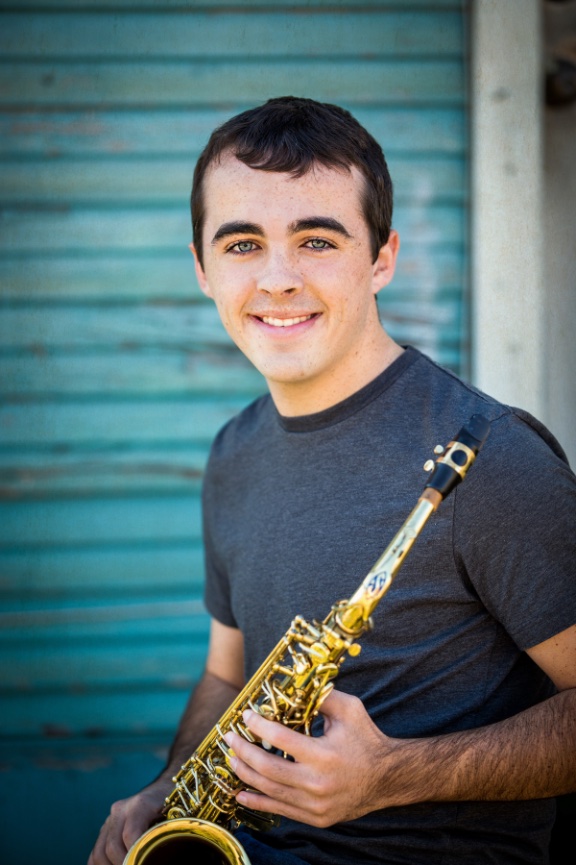 high-school-girl-senior-photos-houston-urban-saxaphone