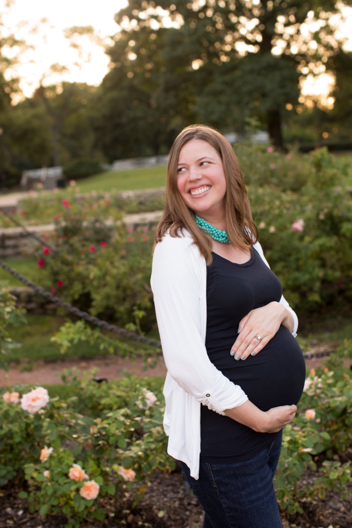 Maternity Session Among the Roses - Kansas City Maternity Photographer ...