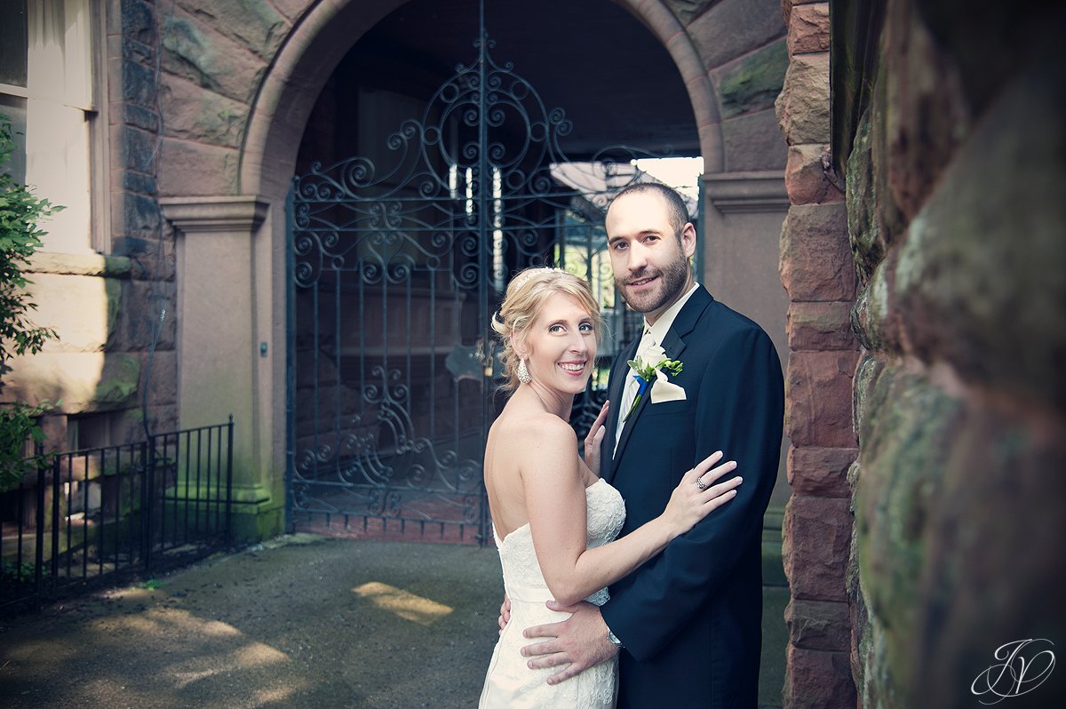 bride and groom photos, brownstone wedding portraits, Albany Wedding Photographer, bridal portrait photography