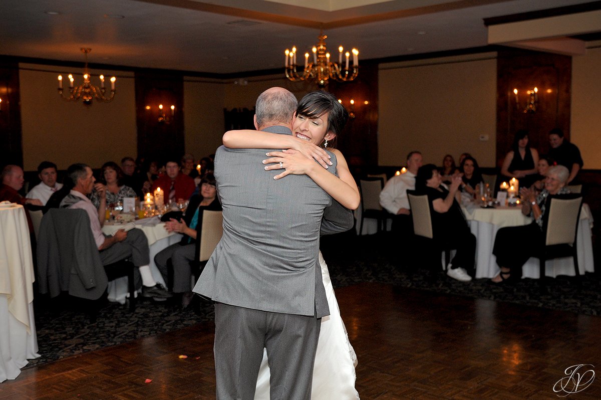 bride's first dance with her father