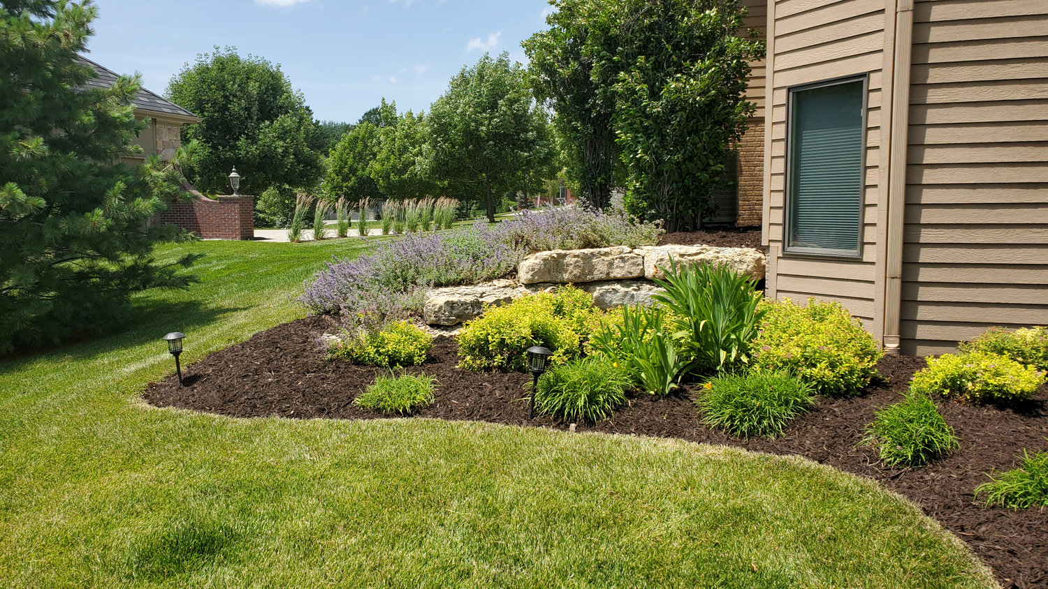 MULCH ROCK DIRT Green Inc