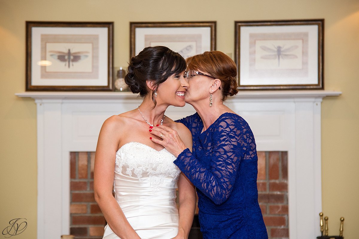 bride and mother pre-ceremony