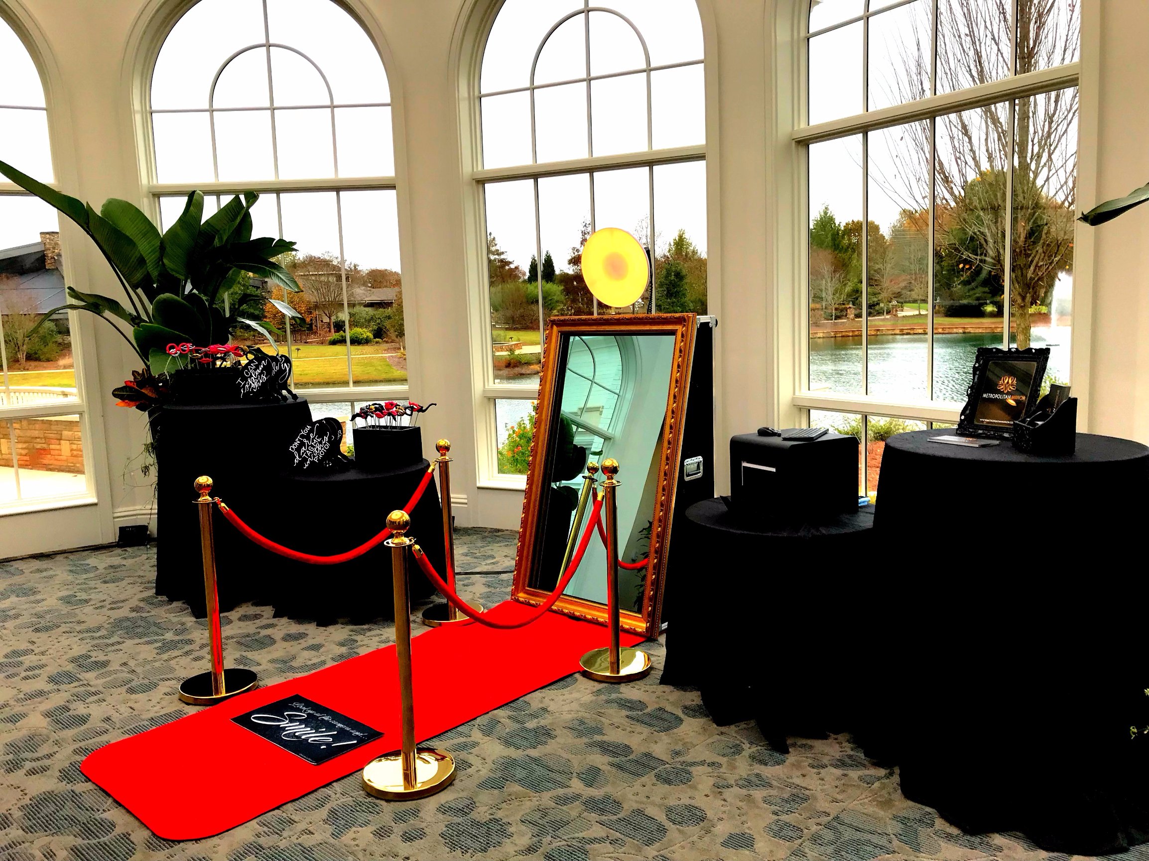 Metropolitan Mirror Photo Booth Alternative in Huntsville, AL Magic