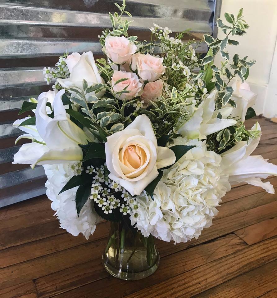 flower arrangements for delivery - NOLA FLORA