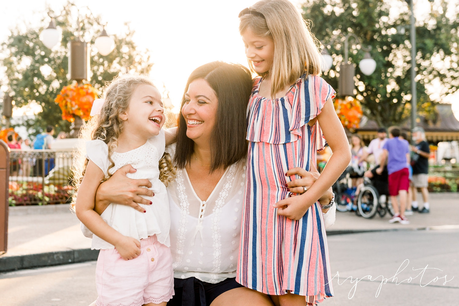 mom and two daughters at Disney World, Disney World family photos