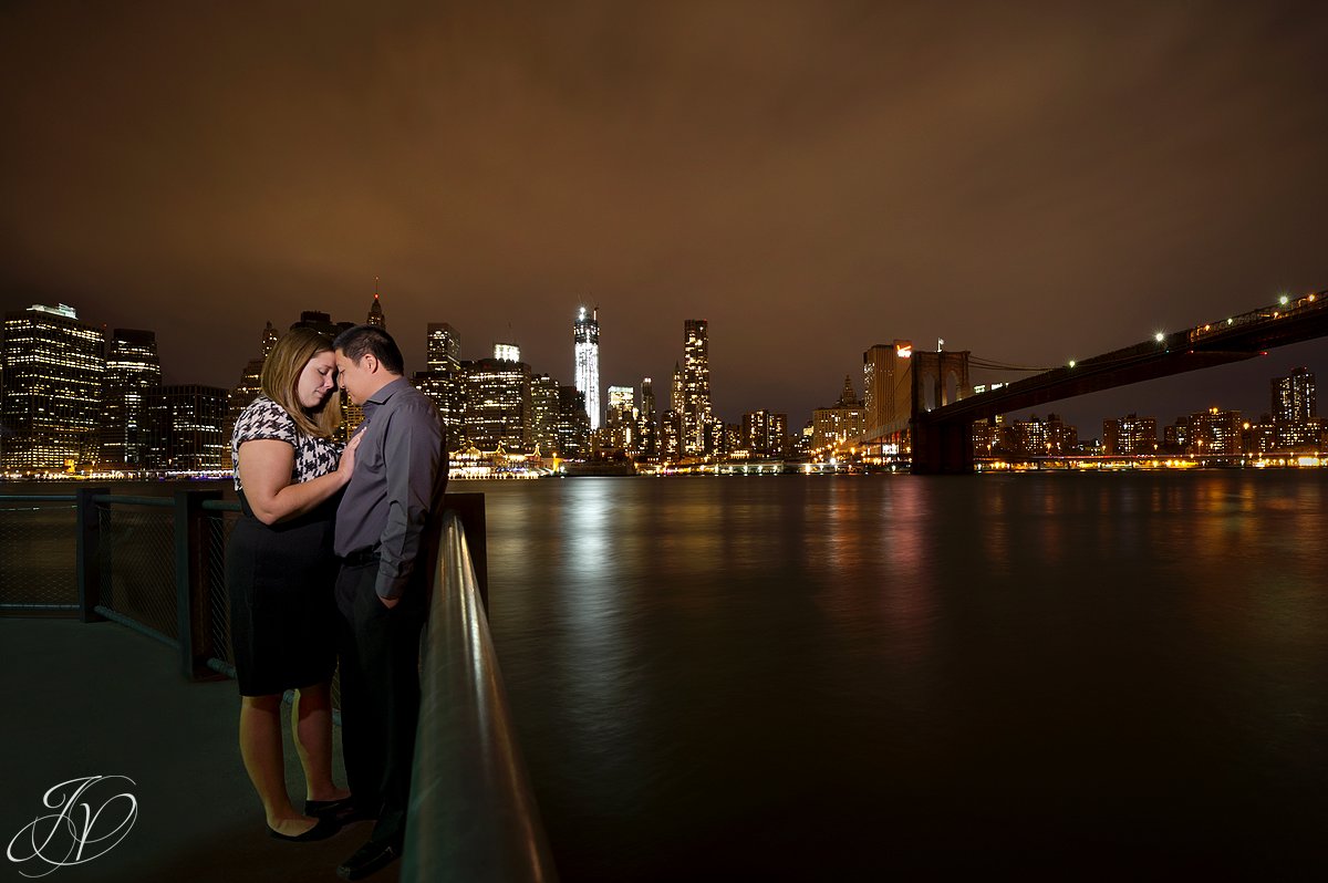 nyc engagement session, nyc night photography, new york city skyline photo