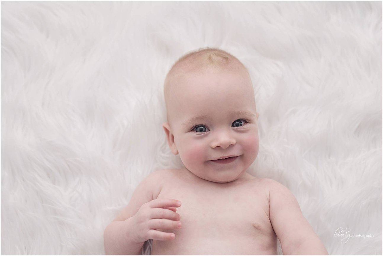 6-month-baby-boy-studio-session-ludwig-photography