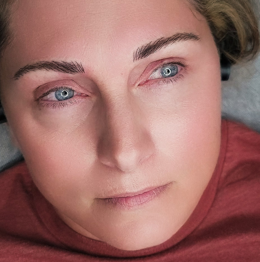 Beautifully shaped eyebrows