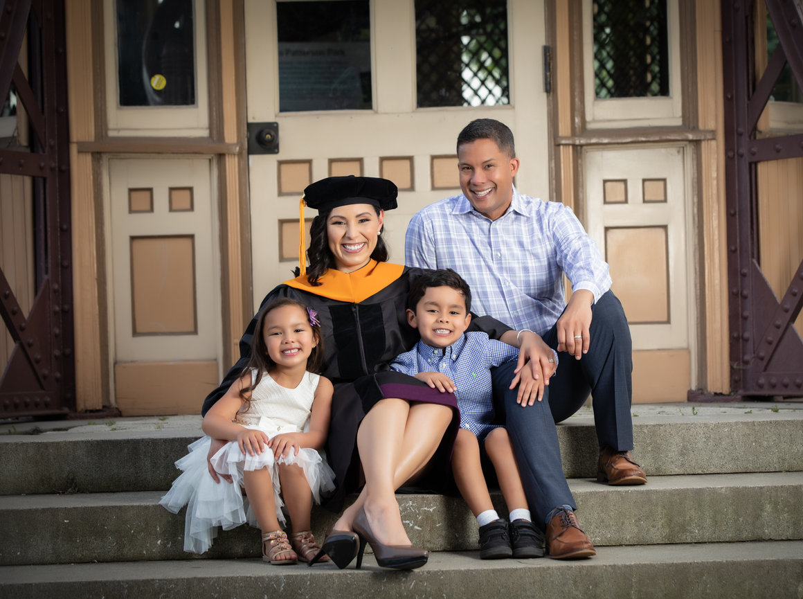 Family picture and graduation photographer Baltimore, MD