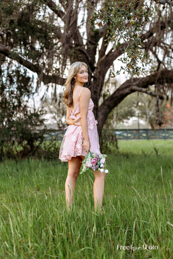 What to wear for your senior girl session, Senior Photographer