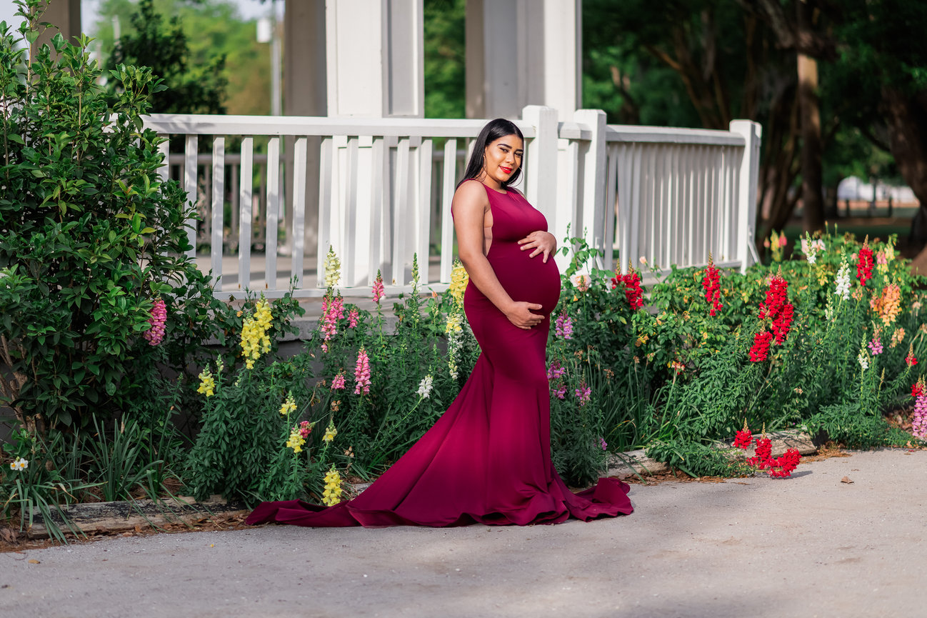 pregnant woman in red dress Sexy High Neck Cutout Long Sleeves Maternity Dress