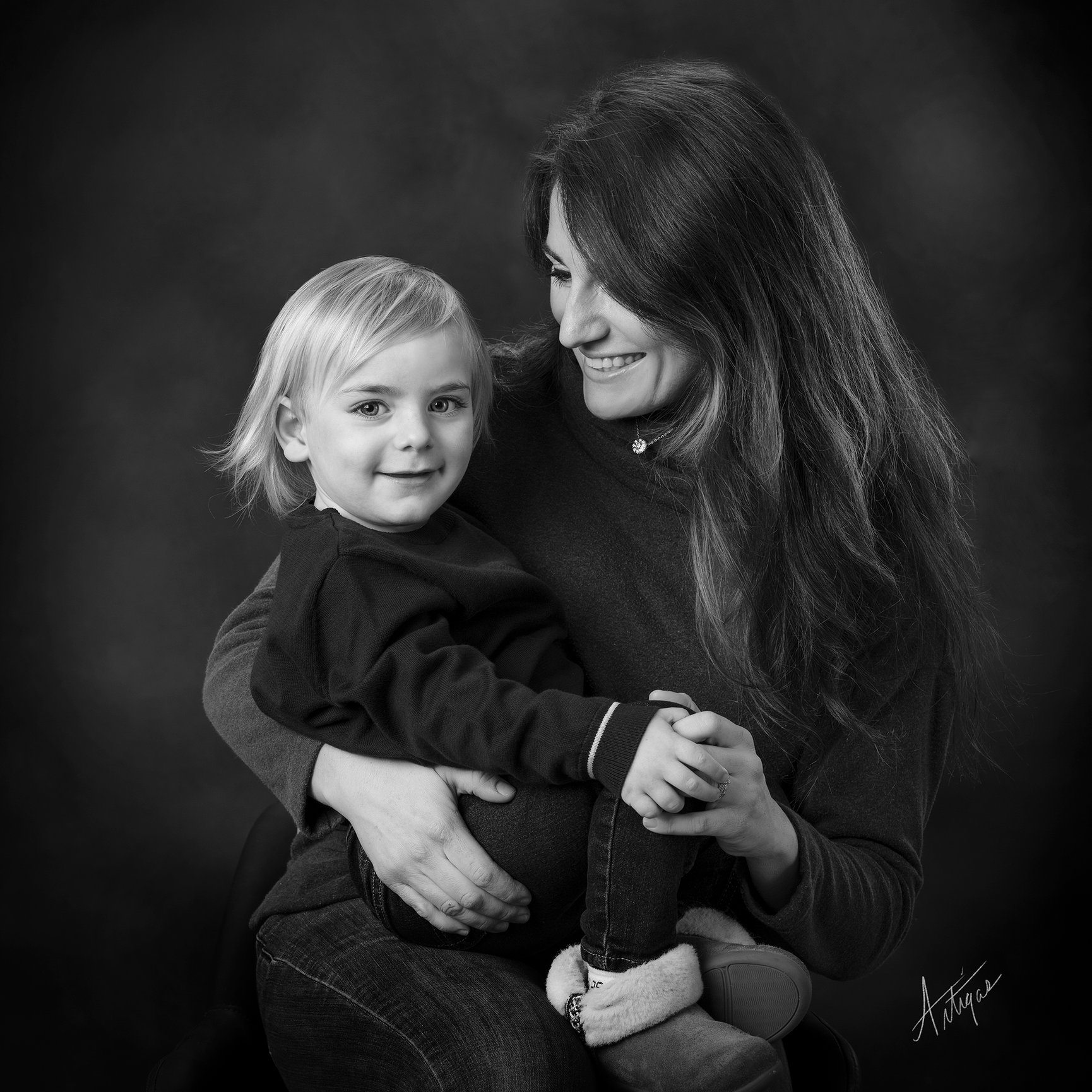 Introducing Bonds of Love - Theresa Artigas Portrait Artist