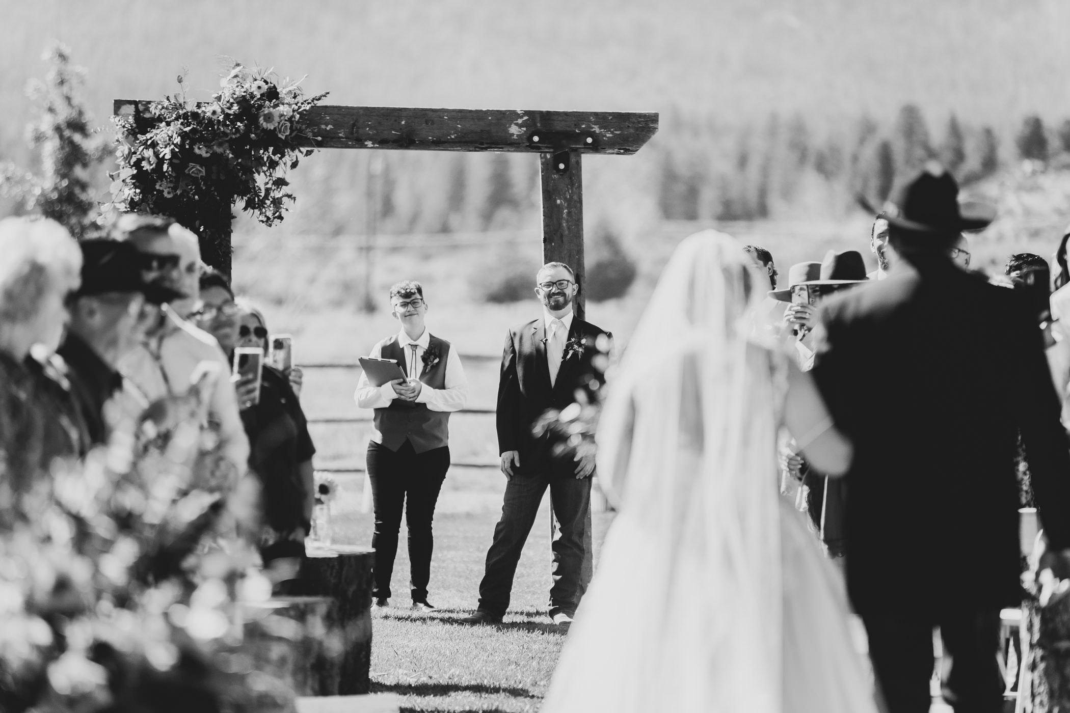 red-barn-wedding-at-sentimental-journey-kate-brown-photography