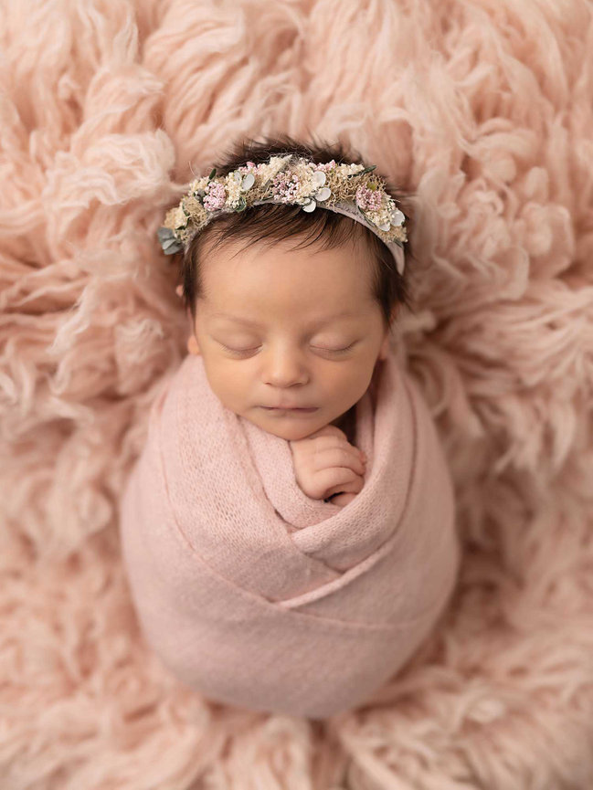 connecticut newborn photographer, newborn photography near me, newborn portraits connecticut, infant portrait sessions near me