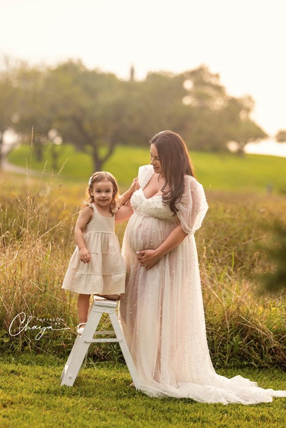 Connecticut maternity photography, CT maternity photoshoot, best Waterbury CT maternity photographer, professional maternity photos Waterbury, maternity photography packages Connecticut