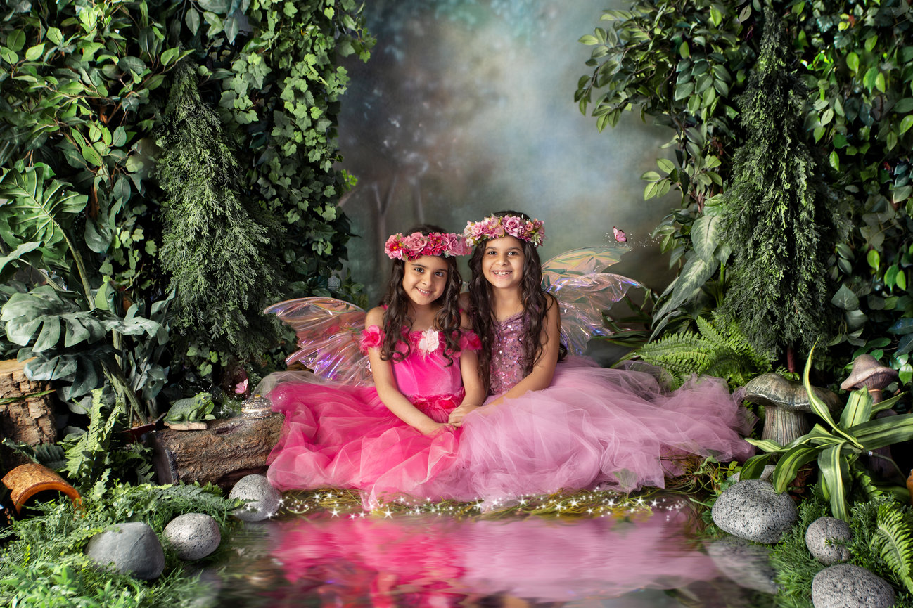 Struss Portraits offers Enchanted Forest Best Friend Sessions in 22 Caravelle Lane with a refined, friendly approach.