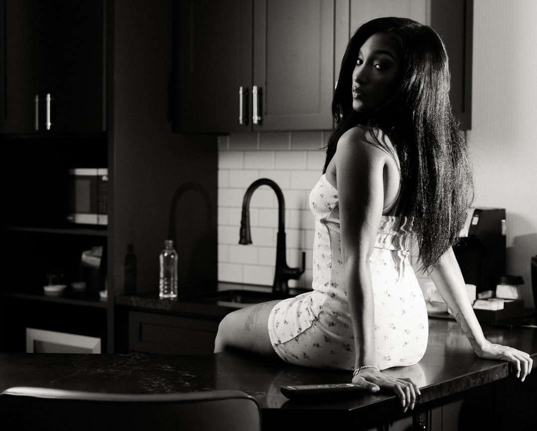 Elegant boudoir photography in Stafford, VA by Marius Carter Photography for a polished and confident presentation.