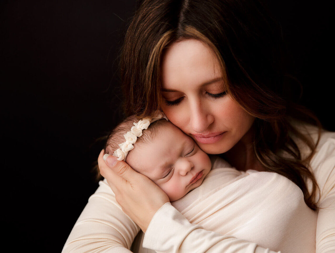 Newport Beach maternity photographer, Newport Beach newborn photographer, Newport Beach baby photographer, Newport Beach family photographer, portrait studio in Newport Beach CA