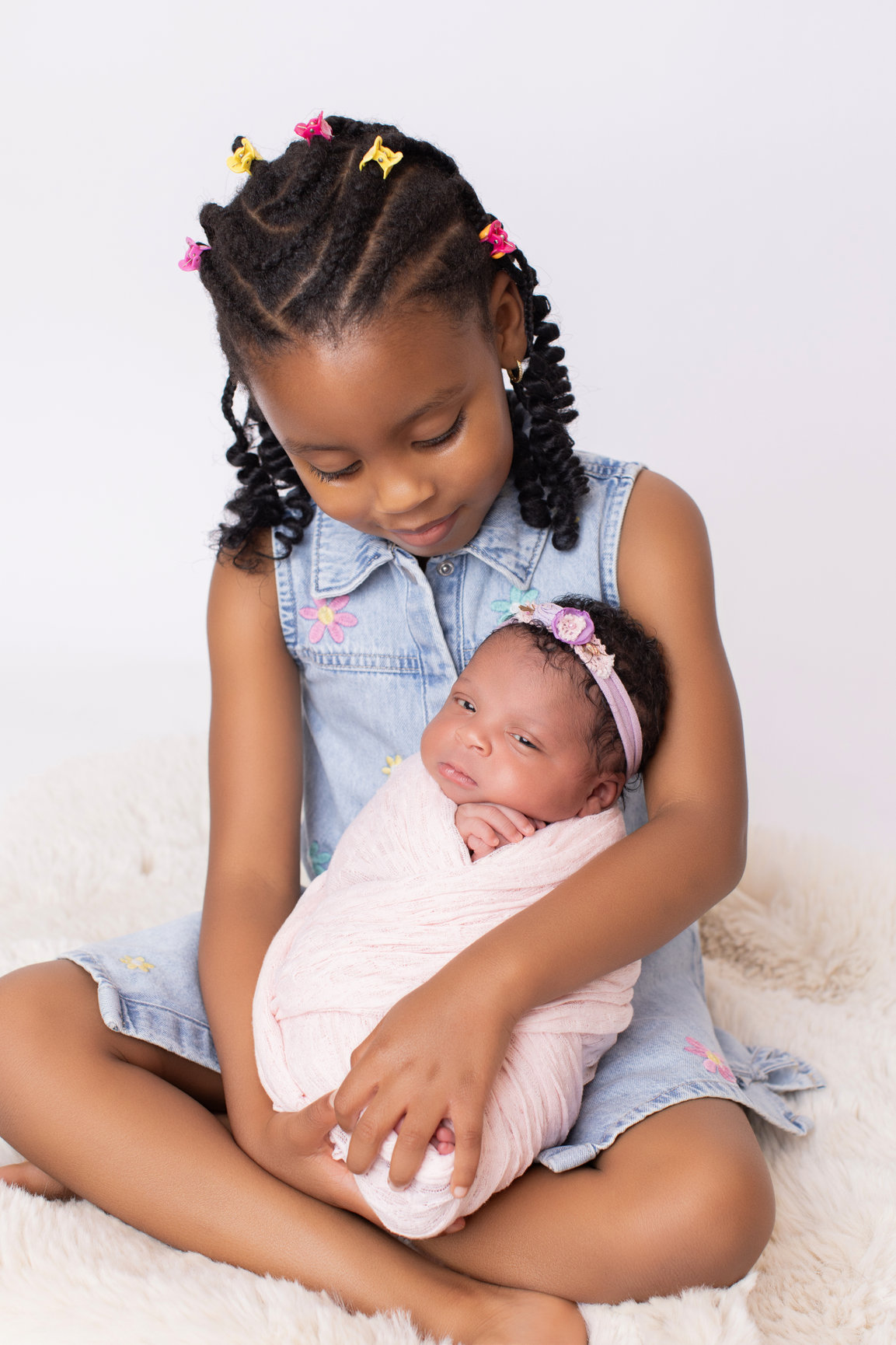Calgary newborn photography lilac wrap daisies and family Newborn I session photo 7