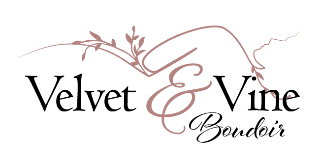 Velvet & Vine Boudoir Logo
