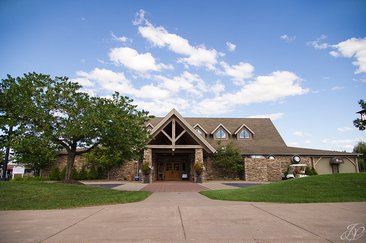 exterior of Timberlodge at Arrowhead Golf Club